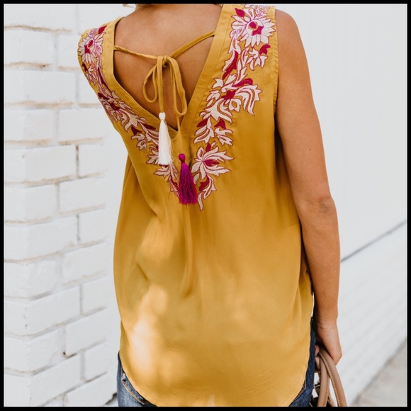 Expressions of Color Top - Picture 2 of 7